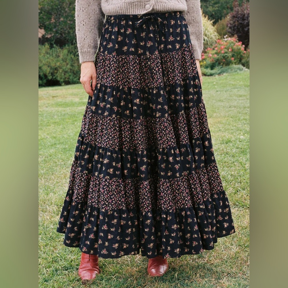 Christy Dawn Lorene Skirt in Falling Roses print size XS
